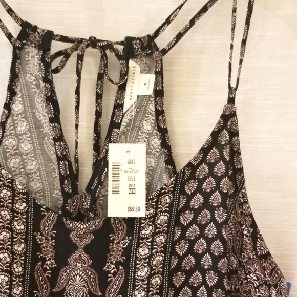 *Aeropostal Boho Printed Crop Jumpsuit. - Picture 4 of 7